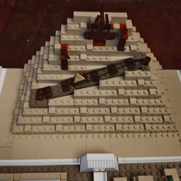 Lego Architecture Great Pyramid of Giza Set 21058 - Picture 3 of 8